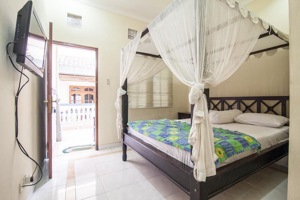 Lori Beach Inn Seminyak Pokoj fotografie